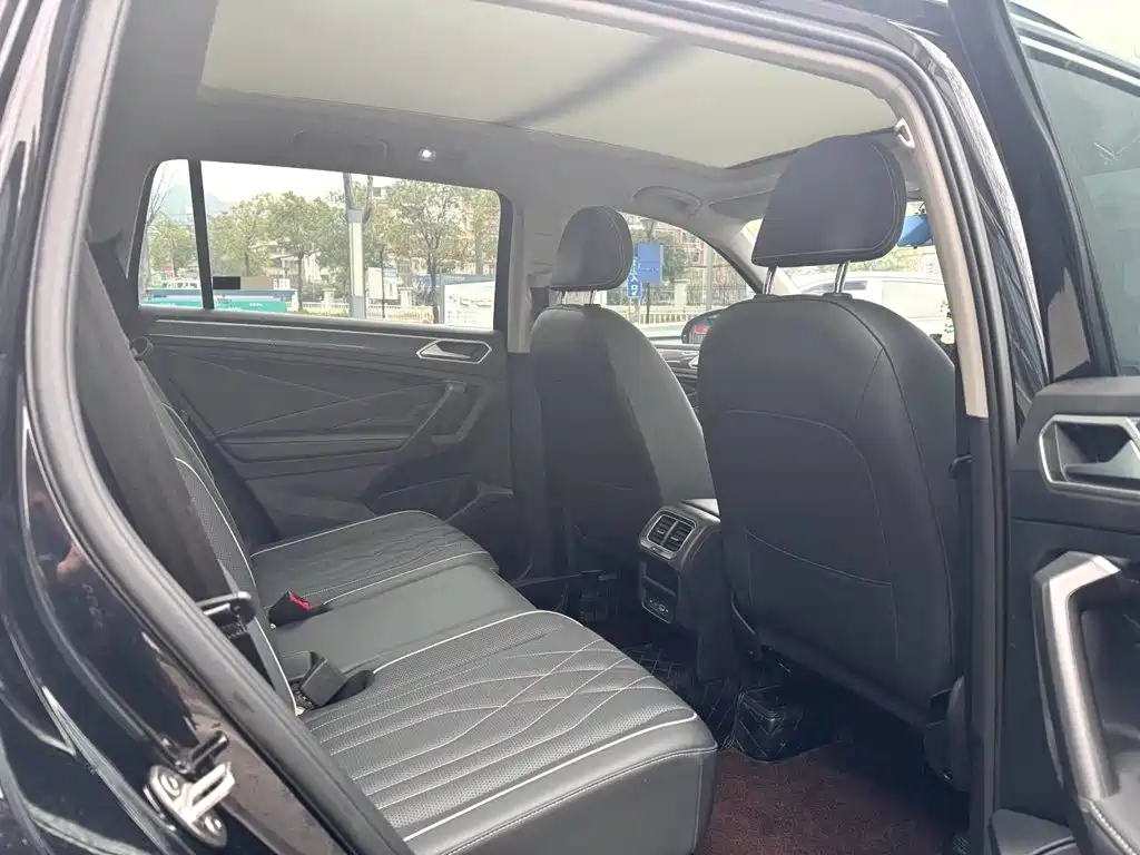 Volkswagen Tiguan L — миниатюра 8