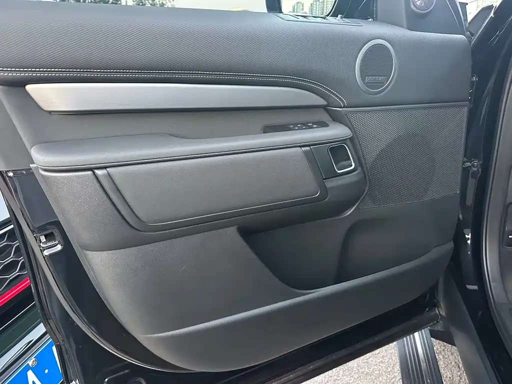 Land Rover Discovery — миниатюра 10