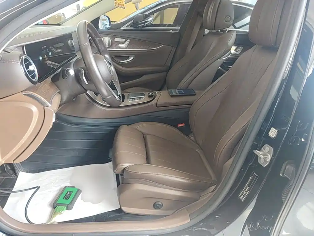Mercedes-Benz E-Class — миниатюра 15