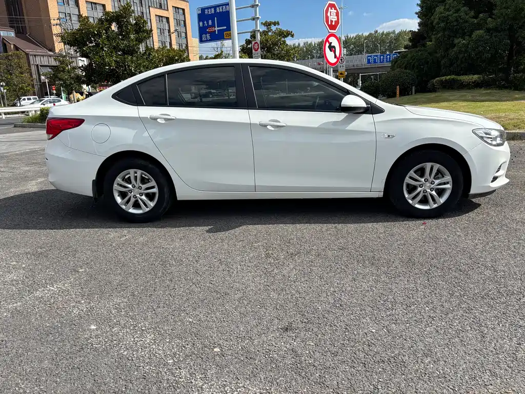 CHEVROLET KOVOZ