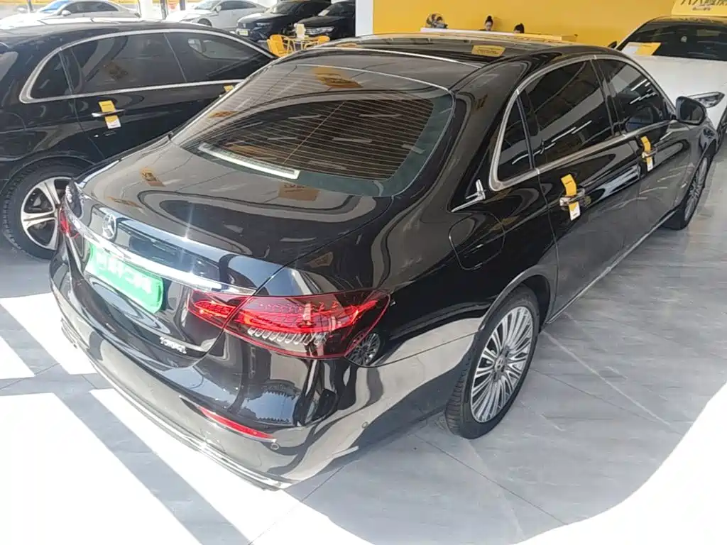 Mercedes-Benz E-Class — миниатюра 7