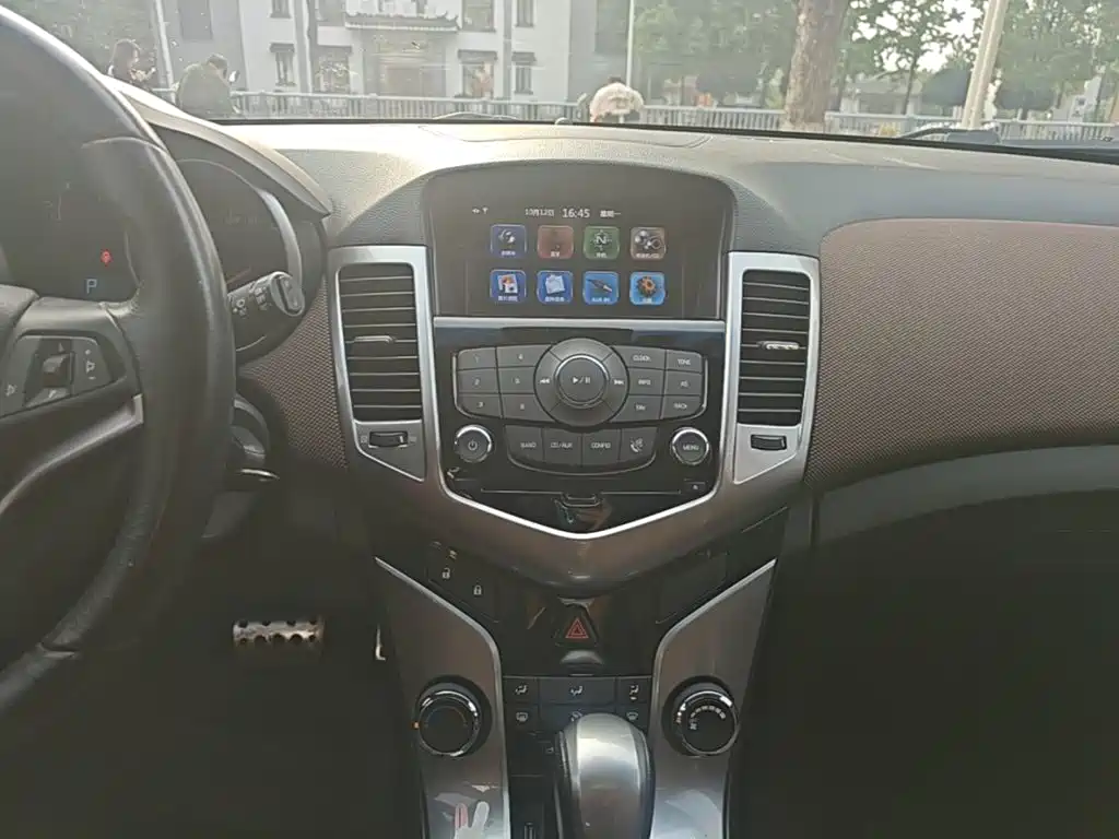 Chevrolet Cruze — миниатюра 13