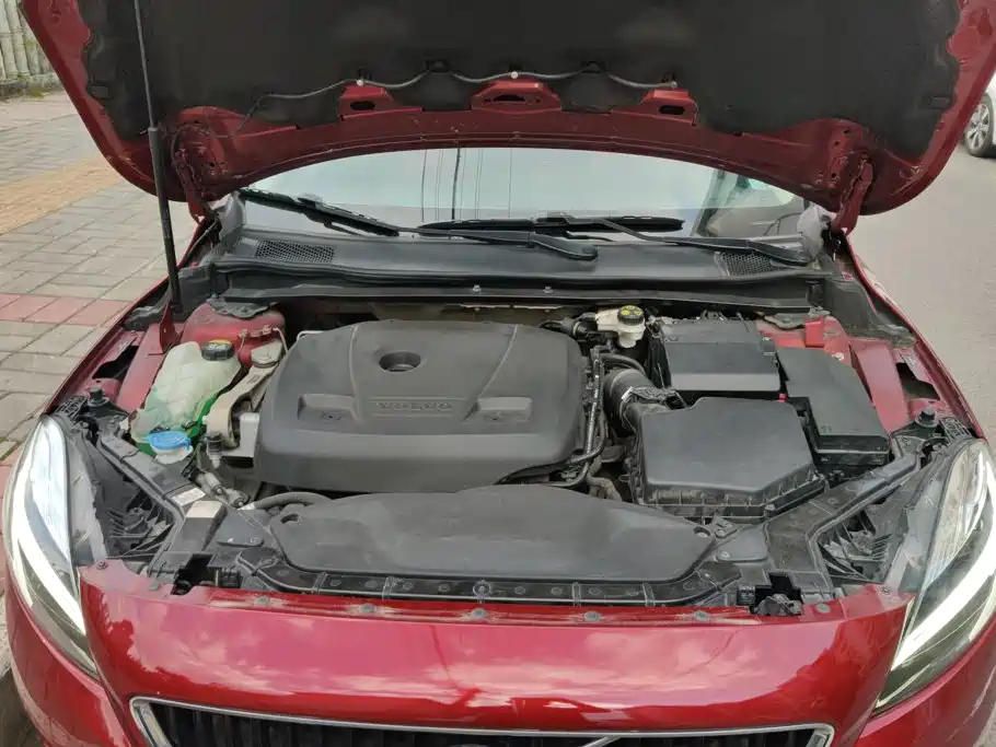Volvo V40 — миниатюра 10