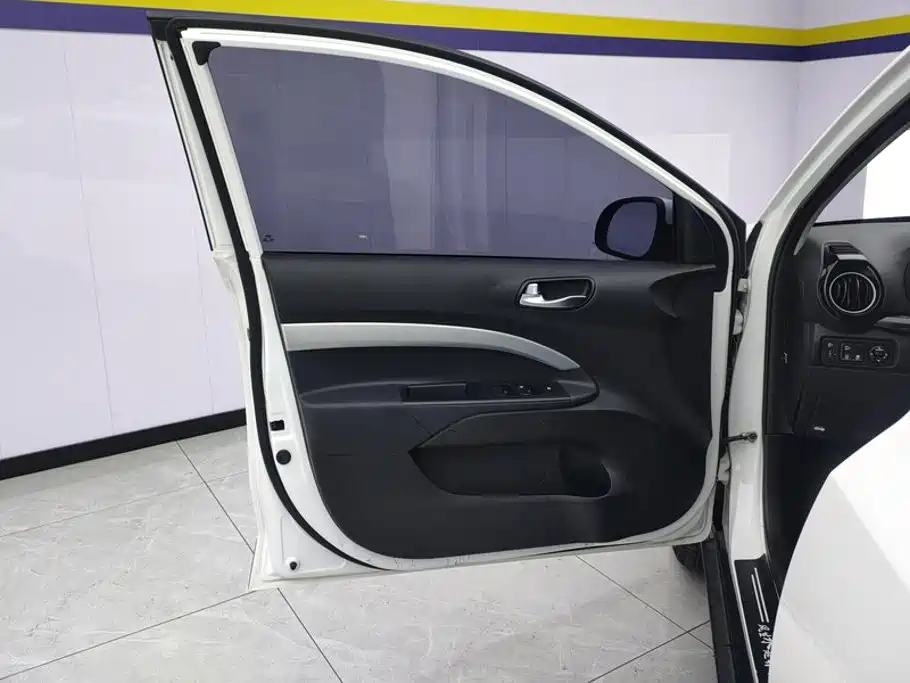 Kia KX1 — миниатюра 7