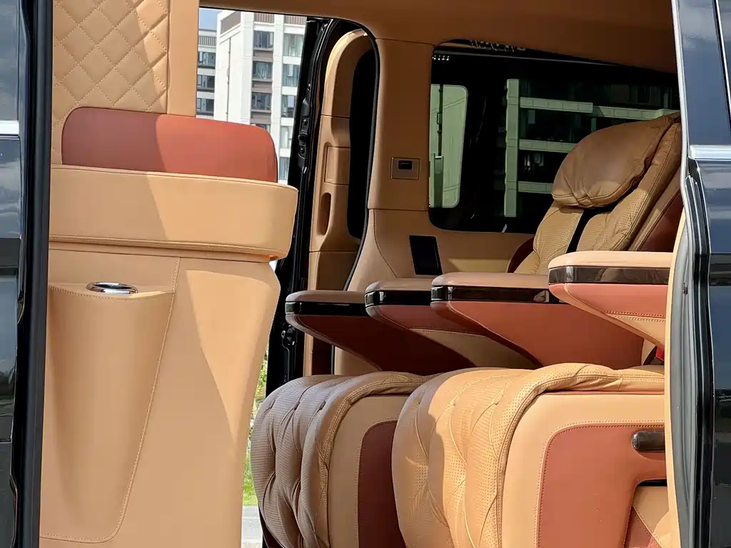 Mercedes-Benz V-Class — миниатюра 15