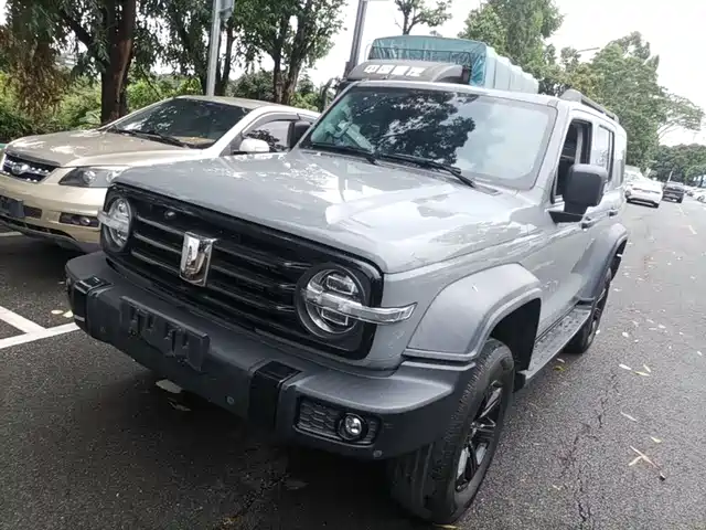 2021 TANK 300