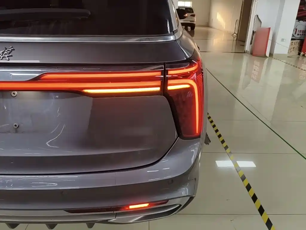 Hongqi Hongqi E-HS9 — миниатюра 8