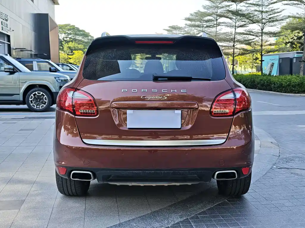 Porsche Cayenne — миниатюра 3