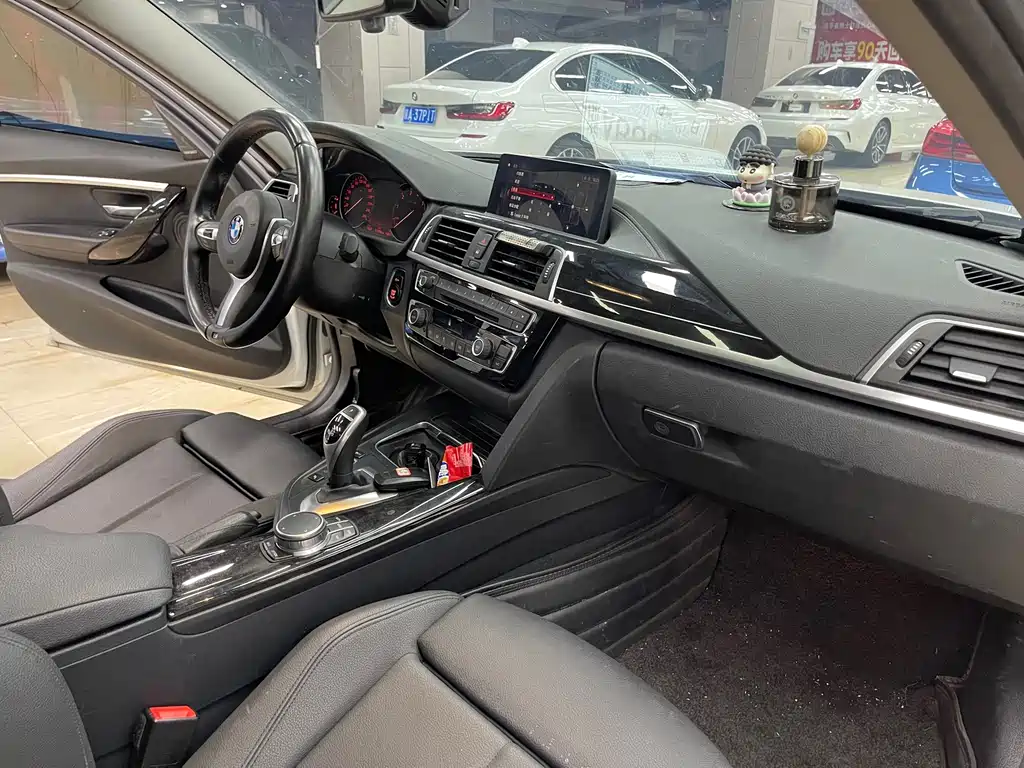 BMW 3 Series — миниатюра 4