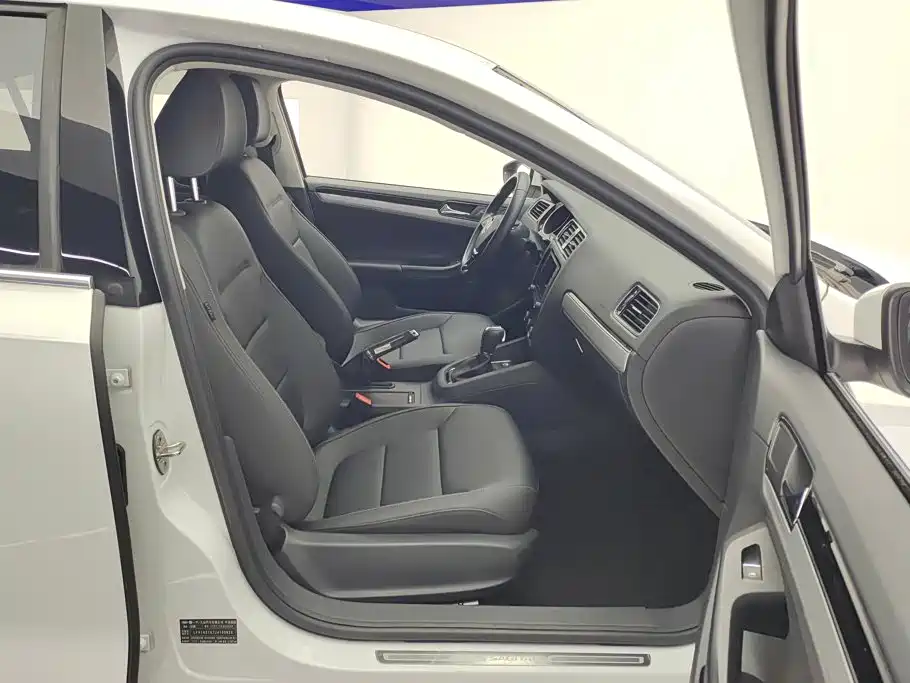 Volkswagen Sagitar — миниатюра 8