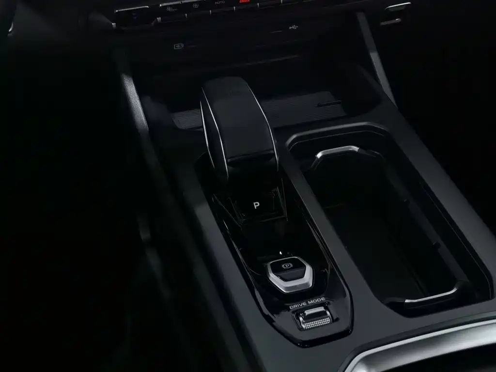 Geely Haoyue L — миниатюра 13