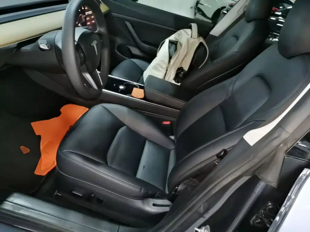 Tesla Model 3 — миниатюра 15
