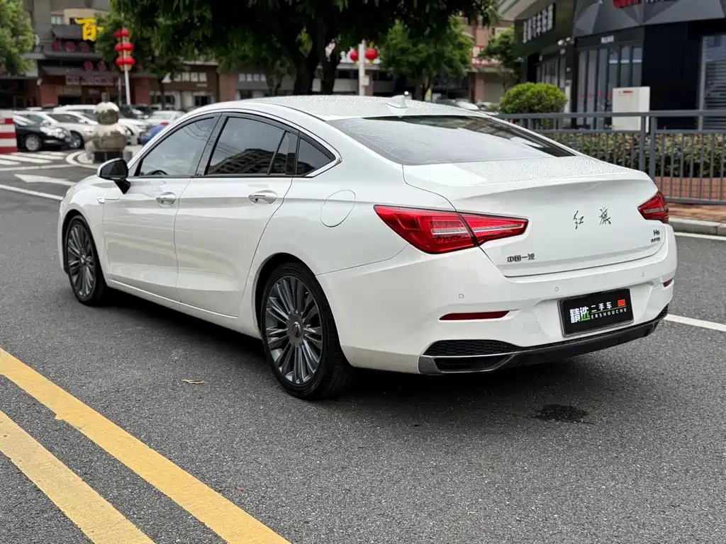 Hongqi Hongqi H5 — миниатюра 13