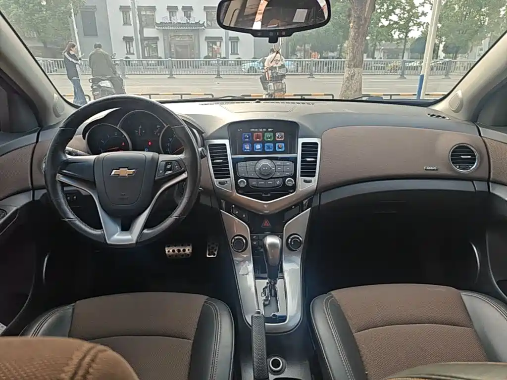 Chevrolet Cruze — миниатюра 10