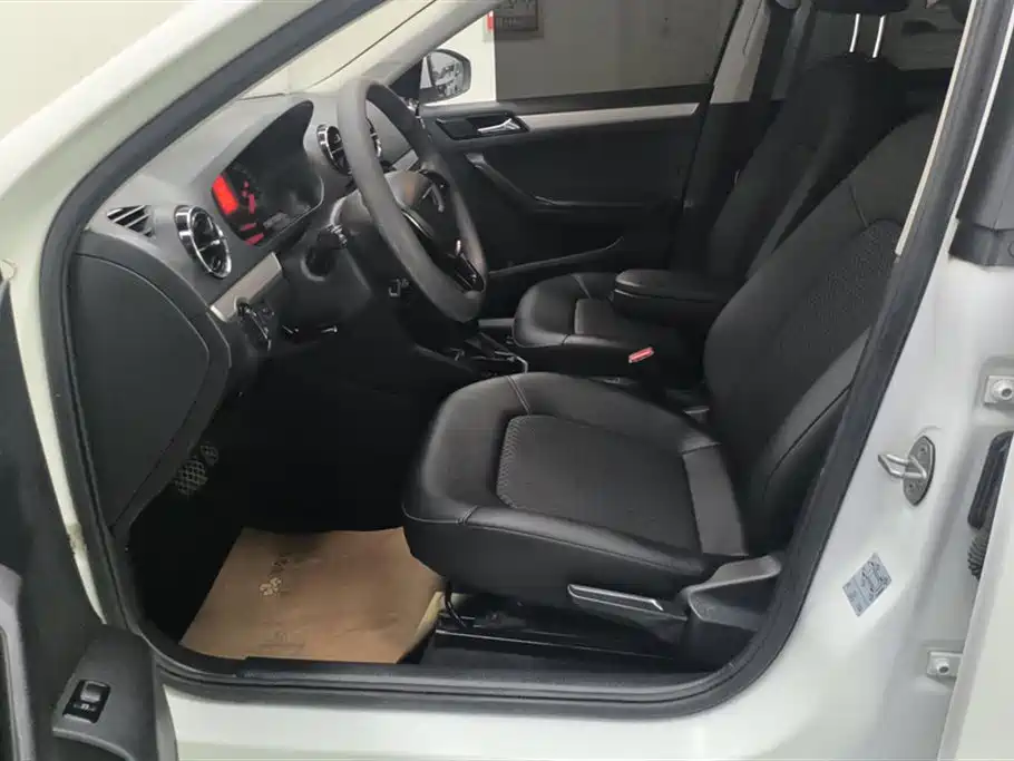 Jetta VA3 2019 1.5L AT Enjoy