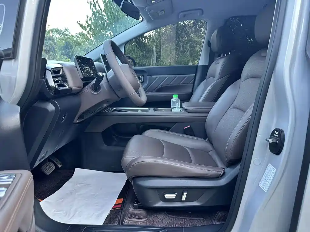 Wuling Xingguang 730 New Energy — миниатюра 4