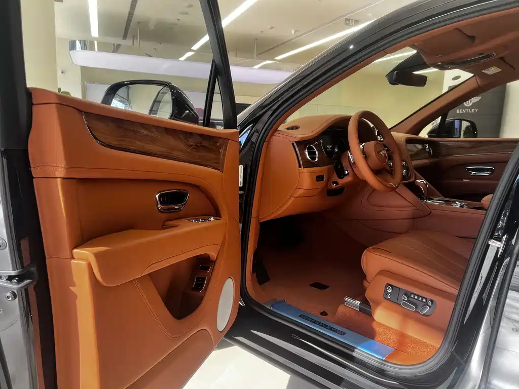 Bentley Bentayga 2025 4.0T V8