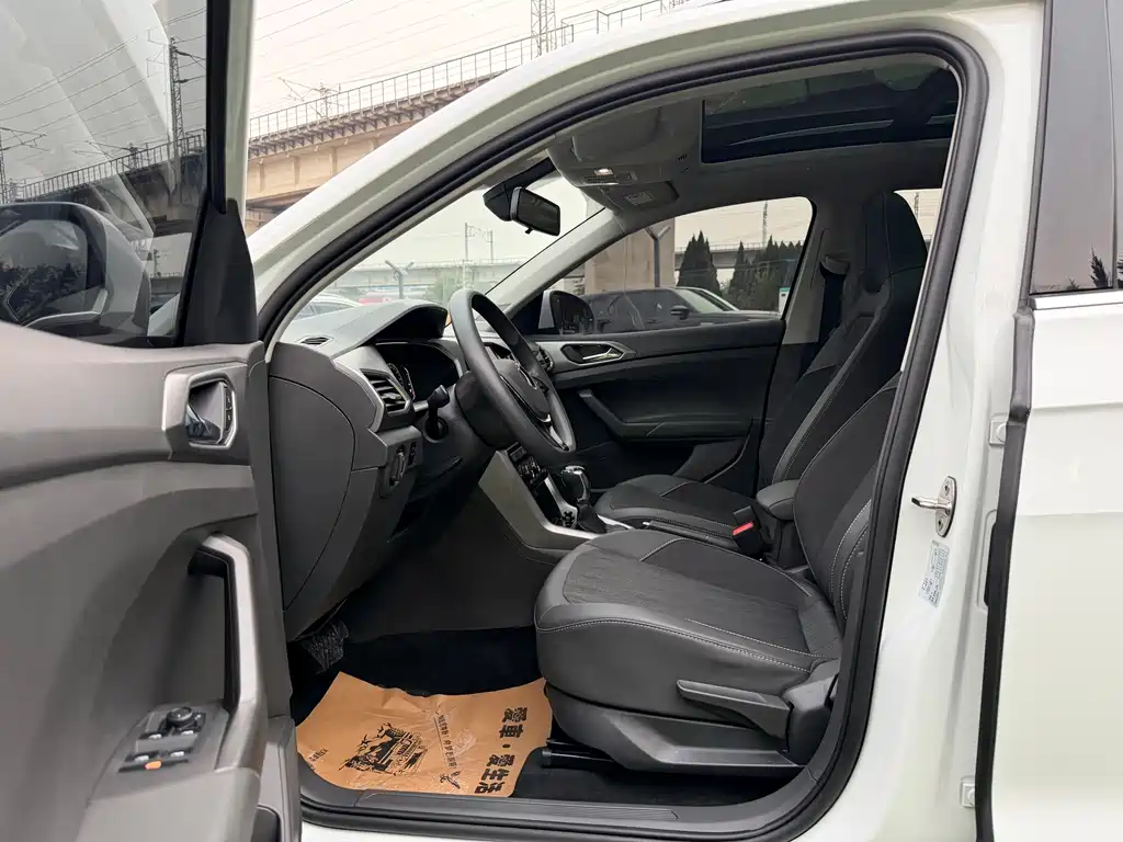 Volkswagen T-Cross — миниатюра 8