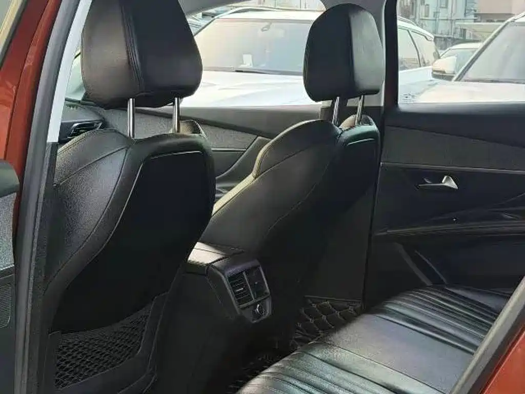 Peugeot 4008 — миниатюра 5