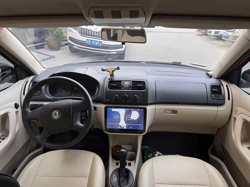 Skoda Fabia — миниатюра 6