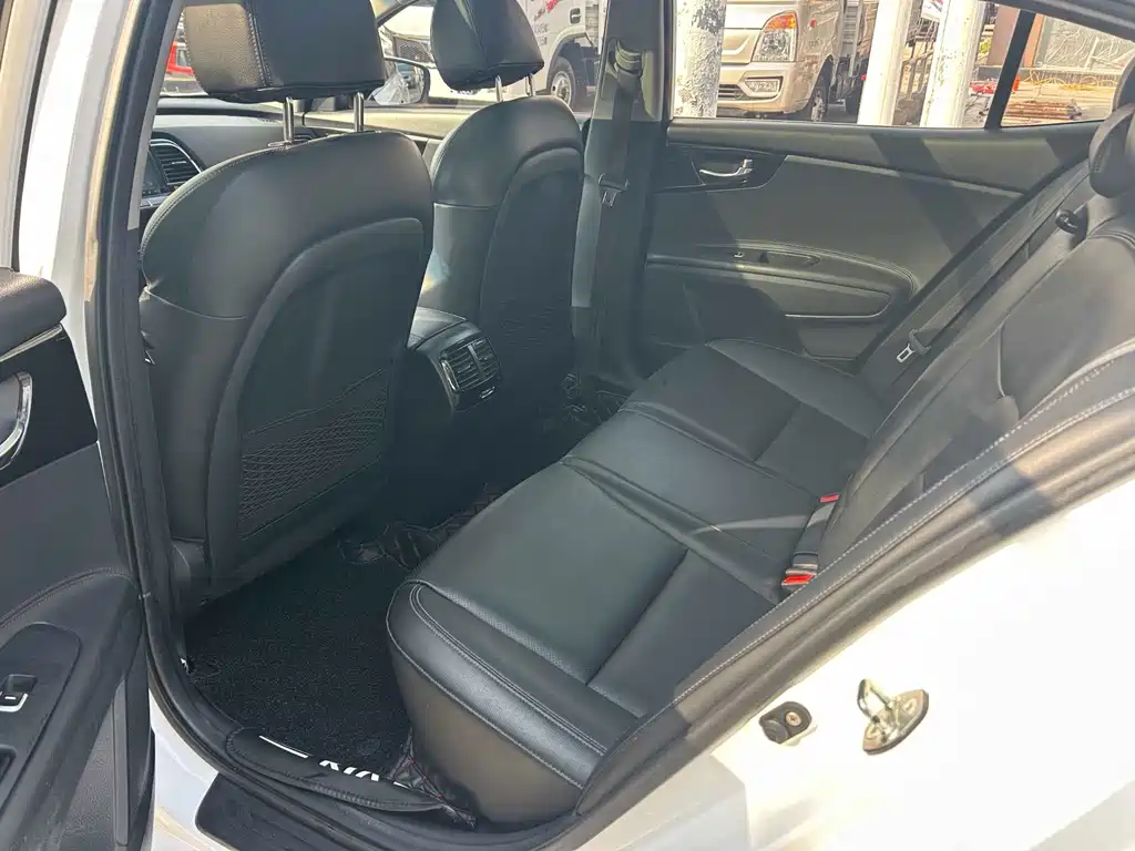 Kia K4 — миниатюра 4