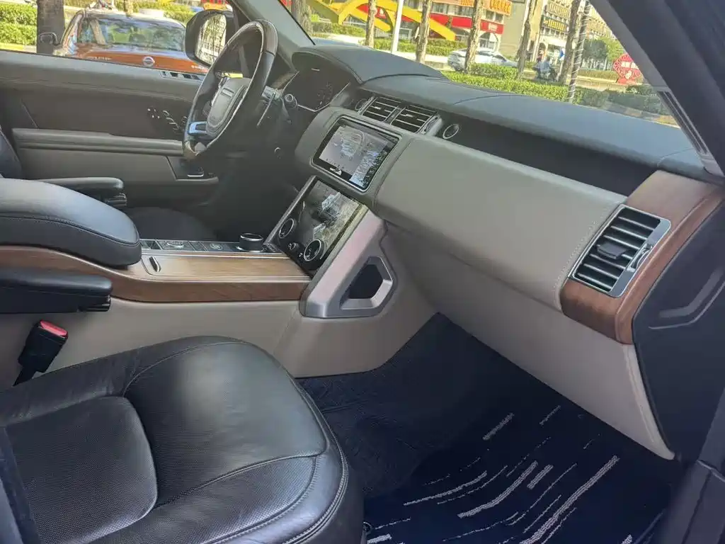 Land Rover Range Rover — миниатюра 6