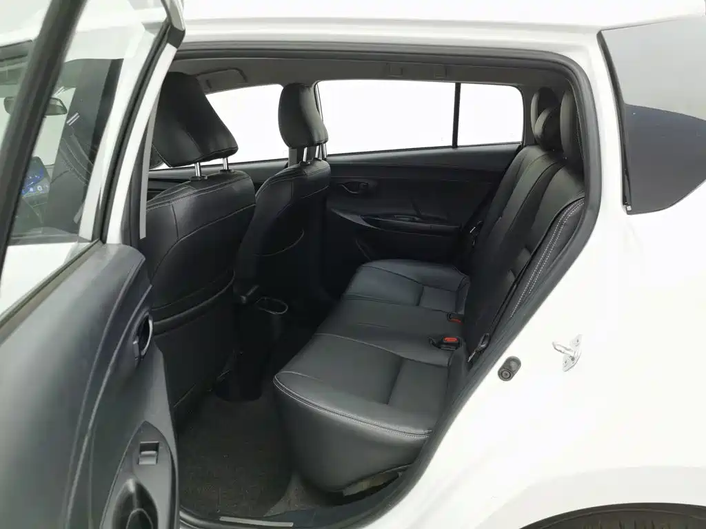 Toyota Yaris L — миниатюра 15