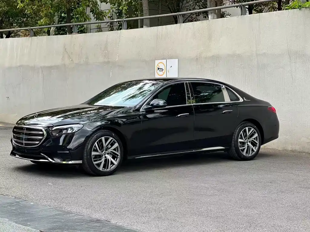 Mercedes-Benz E-Class 2024