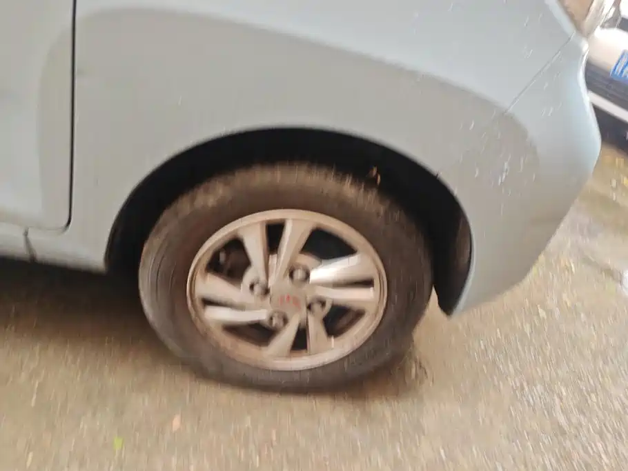Wuling MINIEV — миниатюра 6