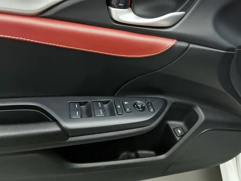 Honda Civic — миниатюра 9