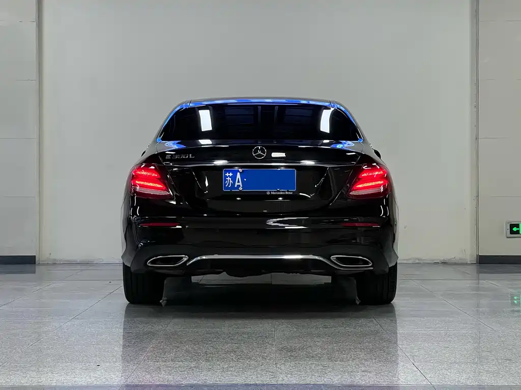 Mercedes-Benz E-Class — миниатюра 5
