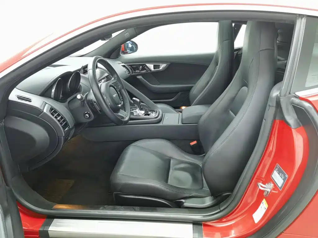 Jaguar F-TYPE — миниатюра 10