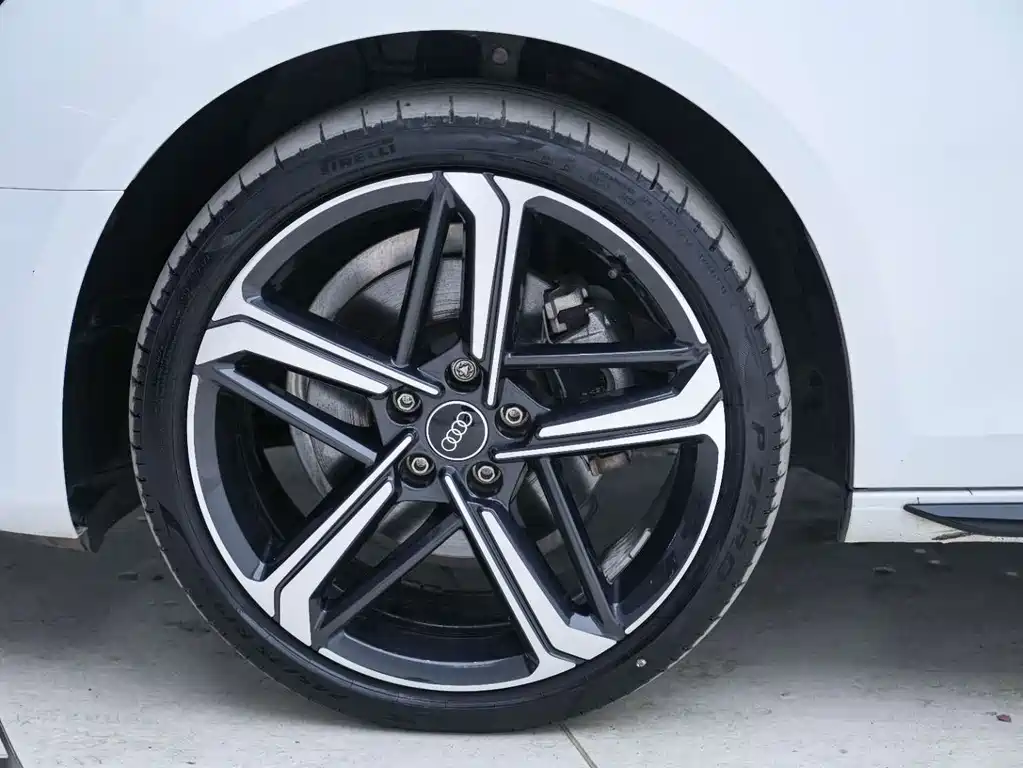 Audi A4L — миниатюра 7