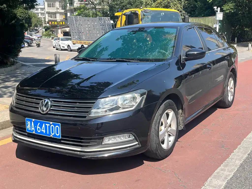 Volkswagen Lavida — миниатюра 2