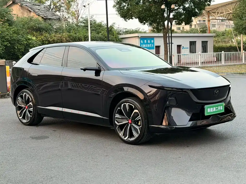 Mazda EZ-60 — миниатюра 3
