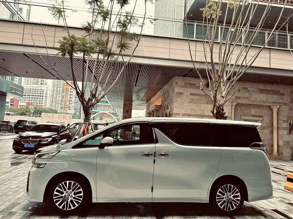 Toyota Vellfire 2017 3.5L AT
