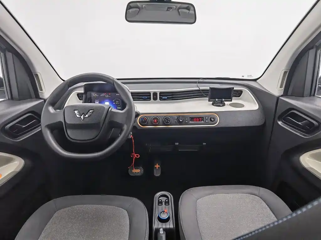 Wuling MINIEV — миниатюра 5