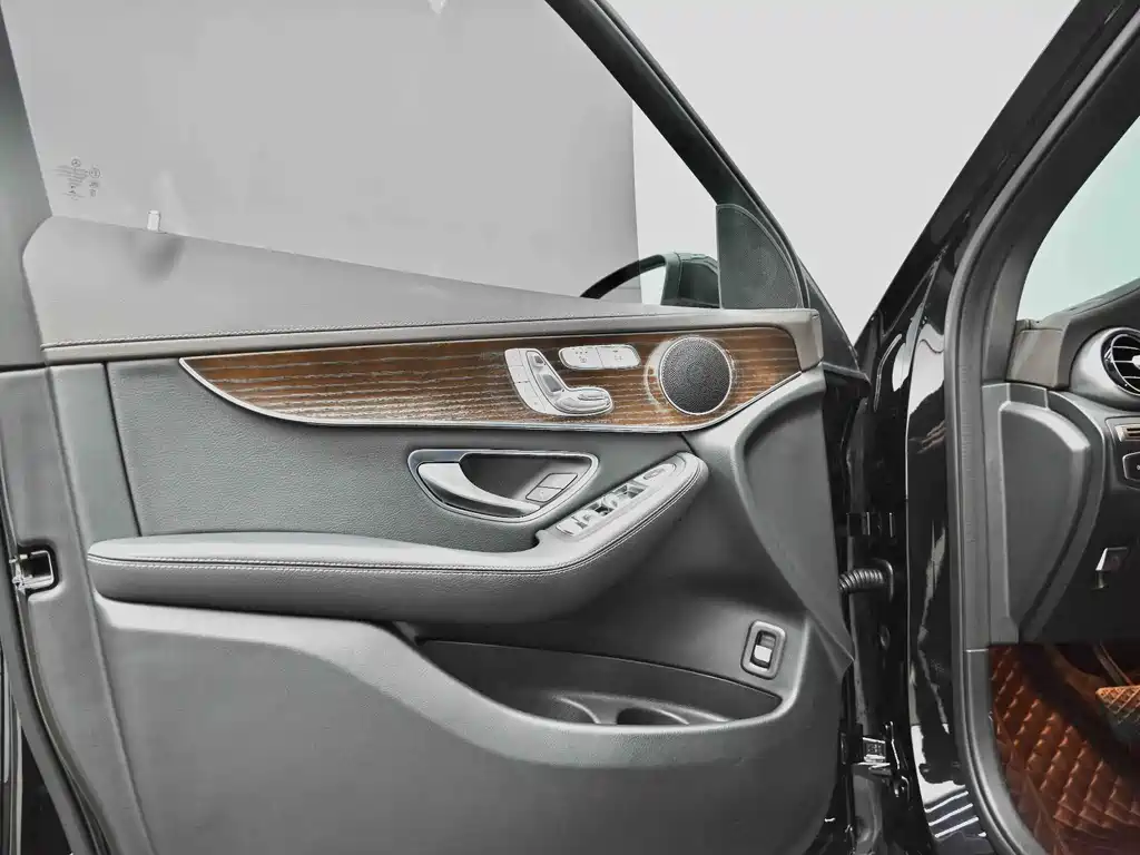 Mercedes-Benz GLC — миниатюра 5