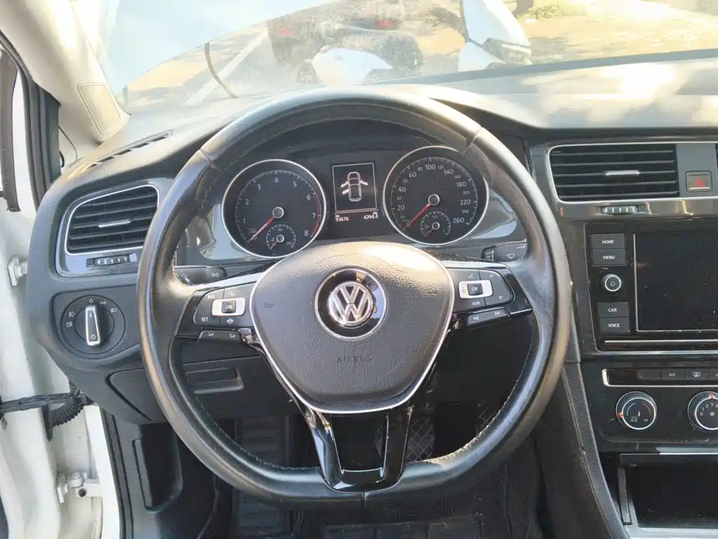 Volkswagen Golf — миниатюра 3