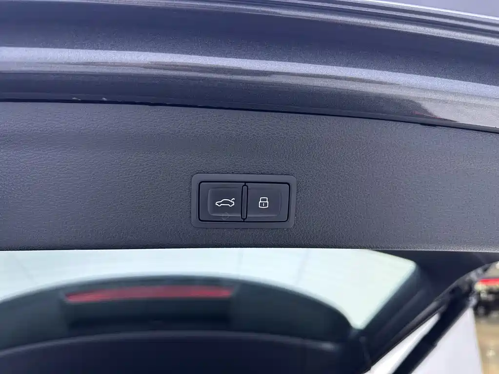 Audi Q3 2023 35 TFSI Fashion (1.4T)