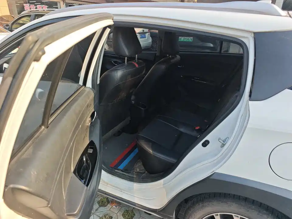 Toyota Yaris L — миниатюра 10