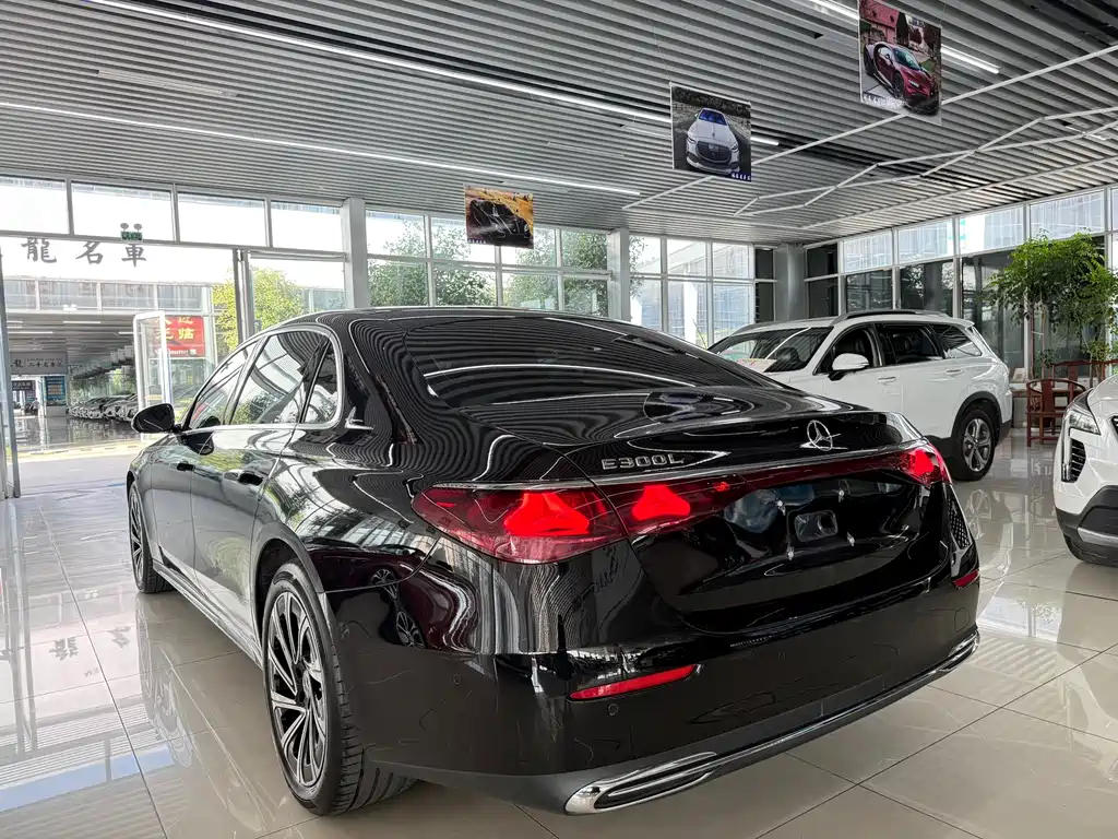 MERCEDES-BENZ  E CLASS