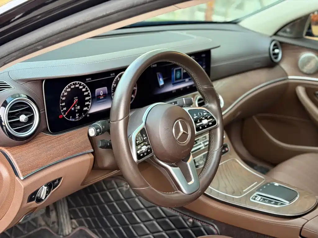 MERCEDES-BENZ E CLASS