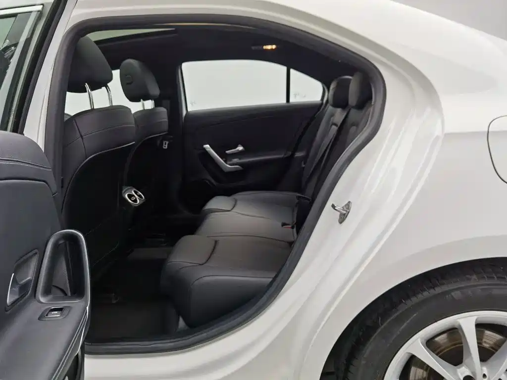 Mercedes-Benz A-Class — миниатюра 15