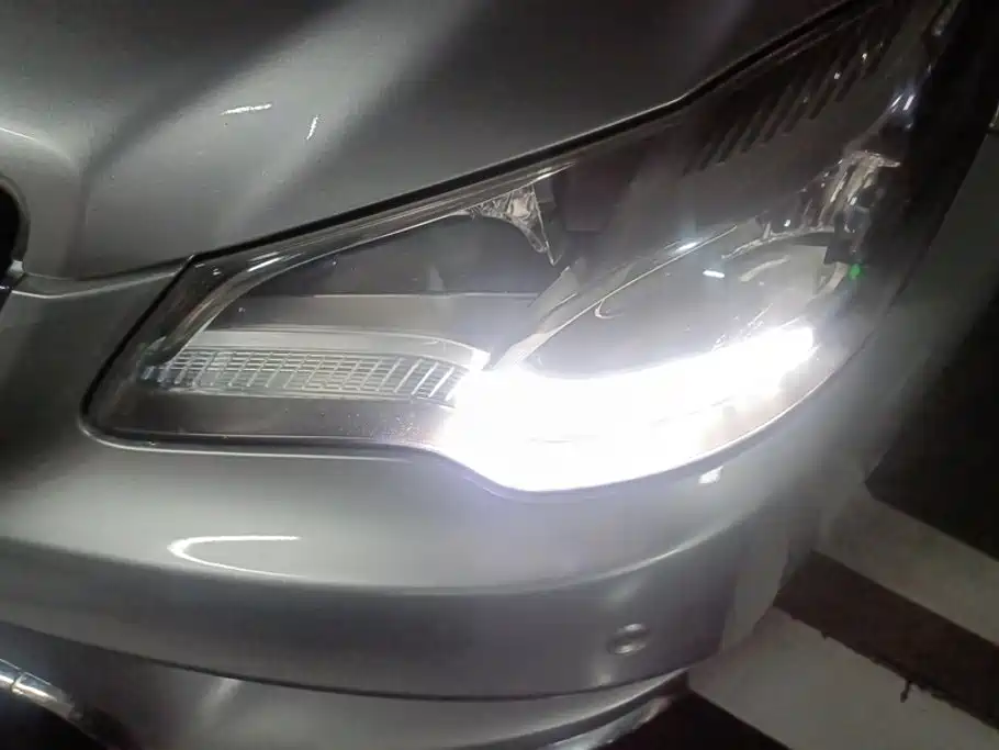 Mercedes-Benz E-Class (Import) — миниатюра 5