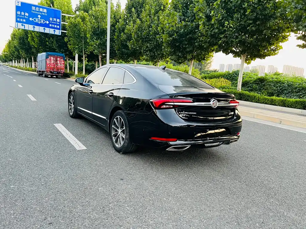 Buick LaCrosse — миниатюра 11