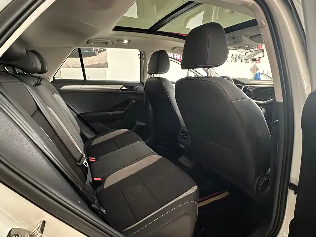 VOLKSWAGEN T ROC EXPLORING SONGS