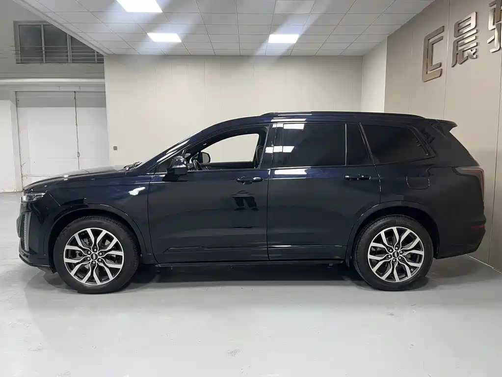 Cadillac XT6 — миниатюра 8