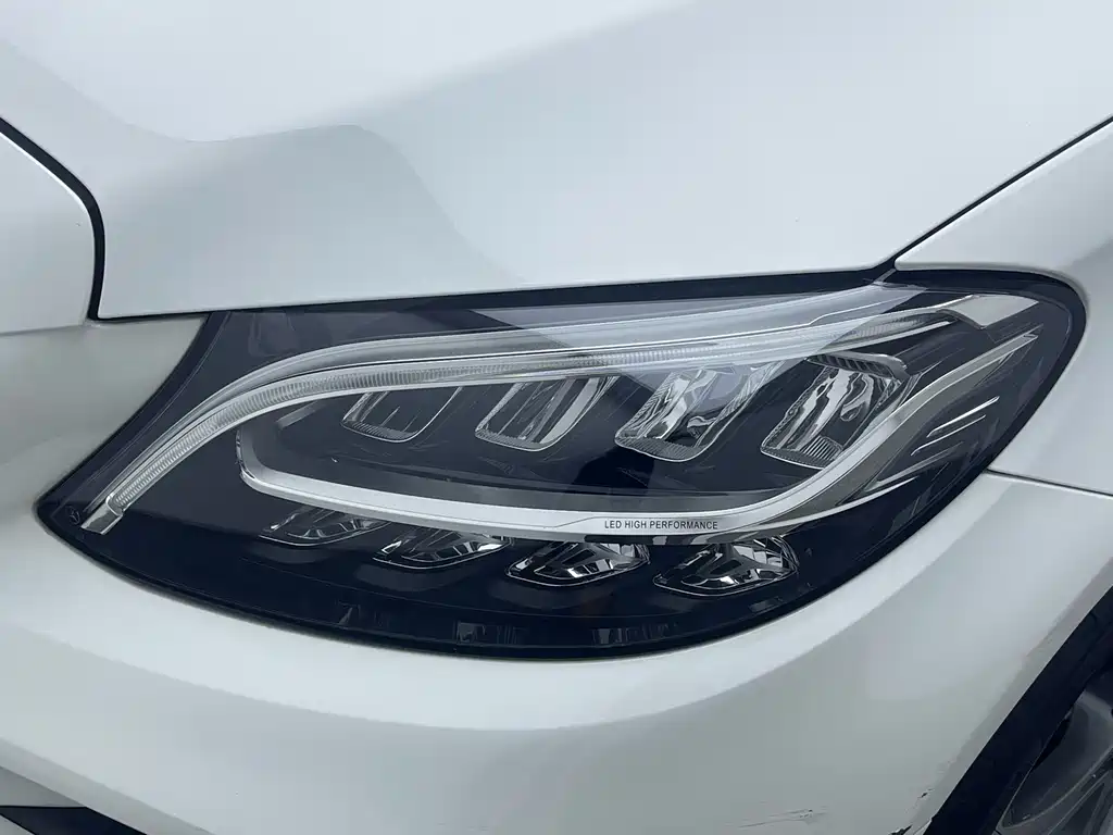Mercedes-Benz C-Class — миниатюра 9