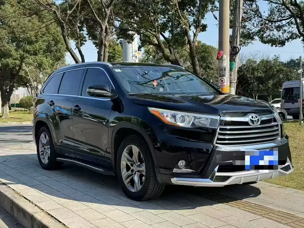 TOYOTA HIGHLANDER